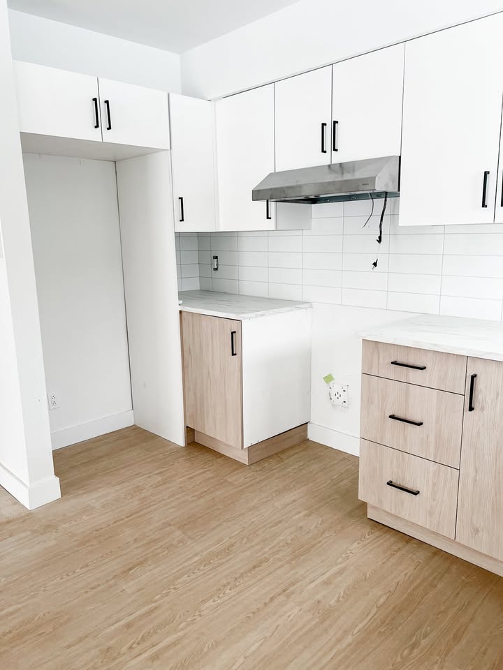 2020 Rue Frontenac image 3